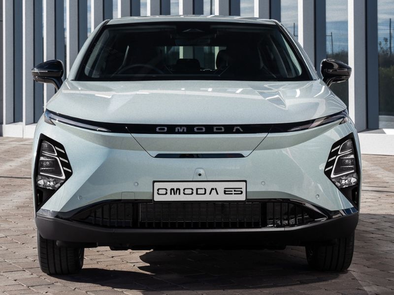 omoda e5, przód