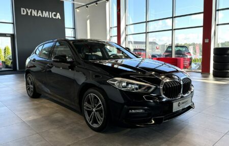 Używany samochód marki BMW, model 118, rocznik 2020, przebieg 15000km - miniaturka 0