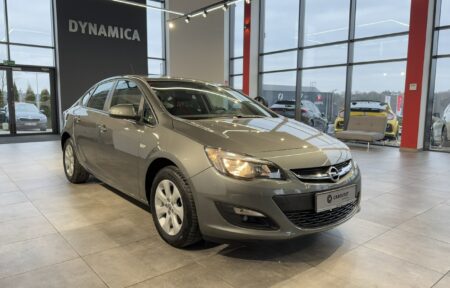 Używany samochód marki Opel, model Astra, rocznik 2018, przebieg 94100km - miniaturka 0