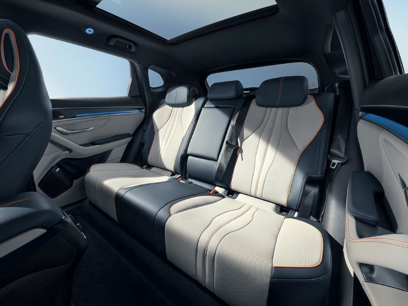 byd seal u - tylne siedzenia, przestrzeń z tyłu