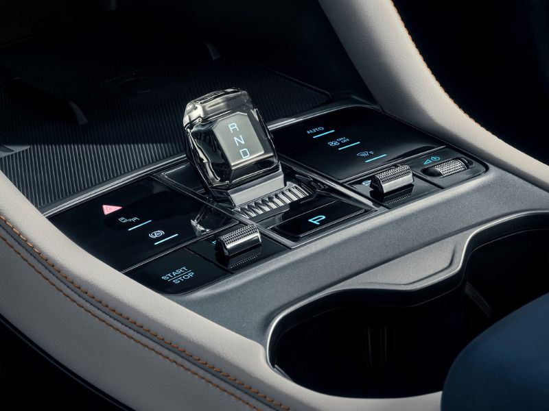 byd seal u - krystaliczna dźwignia zmiany biegów