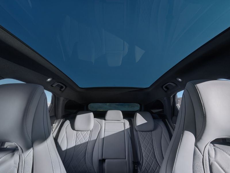 byd sealion 7 - panoramiczny szyberdach