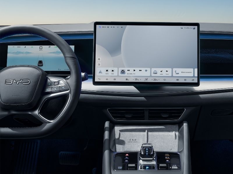 byd sealion 7 - obrotowy ekran główny