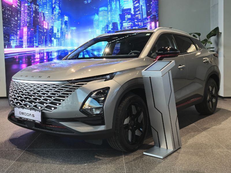 Sportowy styl i moc – CUPRA Formentor, KIA Sportage, OMODA 5 i BYD Seal w porównaniu - 11