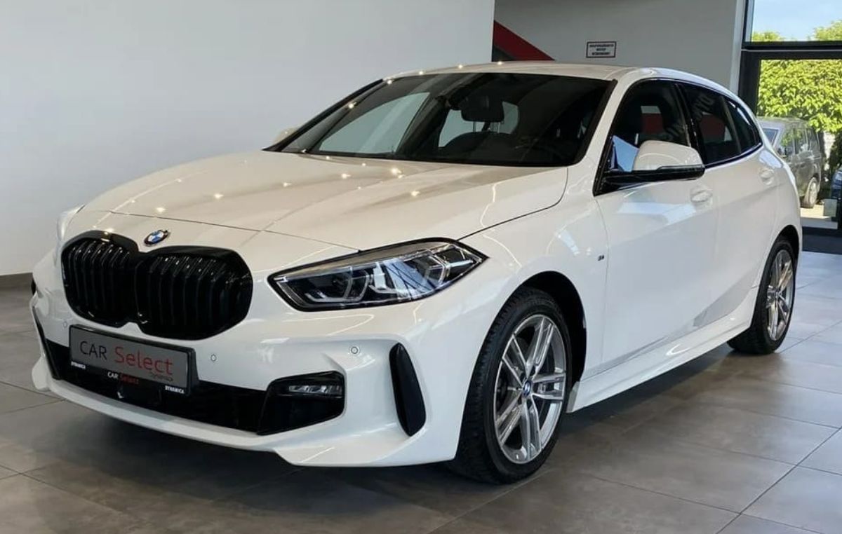 Przebieg czy wiek auta – co jest ważniejsze przy zakupie używanego samochodu?