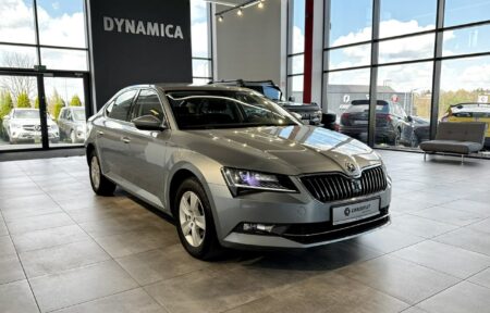 Używany samochód marki Škoda, model Superb, rocznik 2018, przebieg 142300km - miniaturka 0