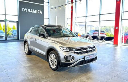 Używany samochód marki Volkswagen, model T-Roc, rocznik 2022, przebieg 21500km - miniaturka 0