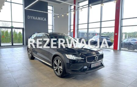 Używany samochód marki Volvo, model V60 Cross Country, rocznik 2023, przebieg 118800km - miniaturka 0