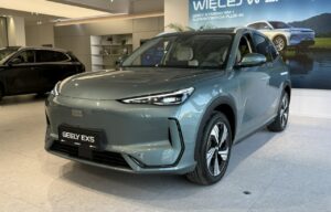 Używany samochód marki Geely, model EX5, rocznik 2025, przebieg 10km
