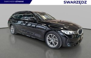 Używany samochód marki BMW, model 318, rocznik 2021, przebieg 77300km