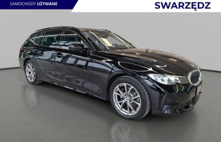 Używany samochód marki BMW, model 318, rocznik 2021, przebieg 77300km