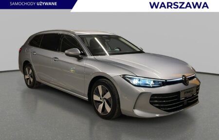 Używany samochód marki Volkswagen, model Passat Variant, rocznik 2024, przebieg 9700km