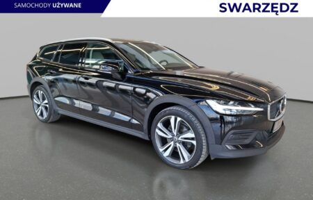 Używany samochód marki Volvo, model V60 Cross Country, rocznik 2022, przebieg 123600km