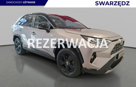 Używany samochód marki Toyota, model RAV-4, rocznik 2021, przebieg 104300km