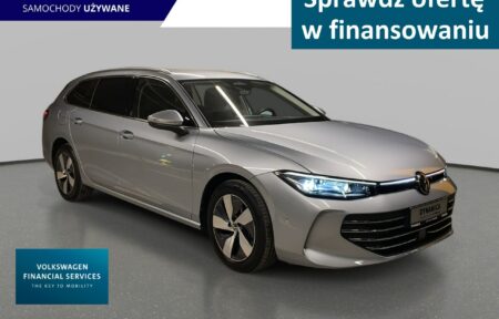 Używany samochód marki Volkswagen, model Passat Variant, rocznik 2024, przebieg 9700km