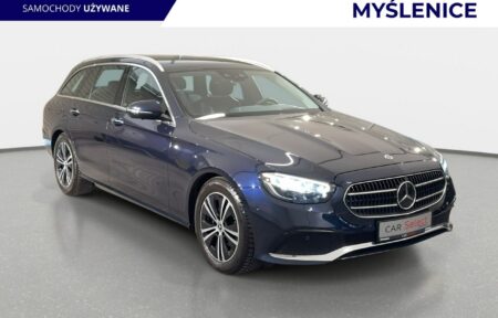Używany samochód marki Mercedes, model E 220, rocznik 2022, przebieg 46100km