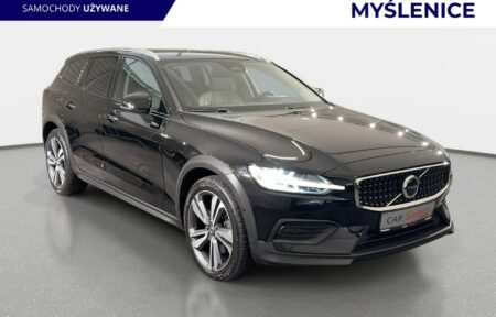 Używany samochód marki Volvo, model V60 Cross Country, rocznik 2022, przebieg 123600km