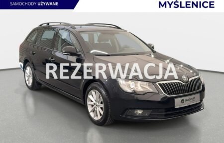 Używany samochód marki Škoda, model Superb, rocznik 2015, przebieg 180600km