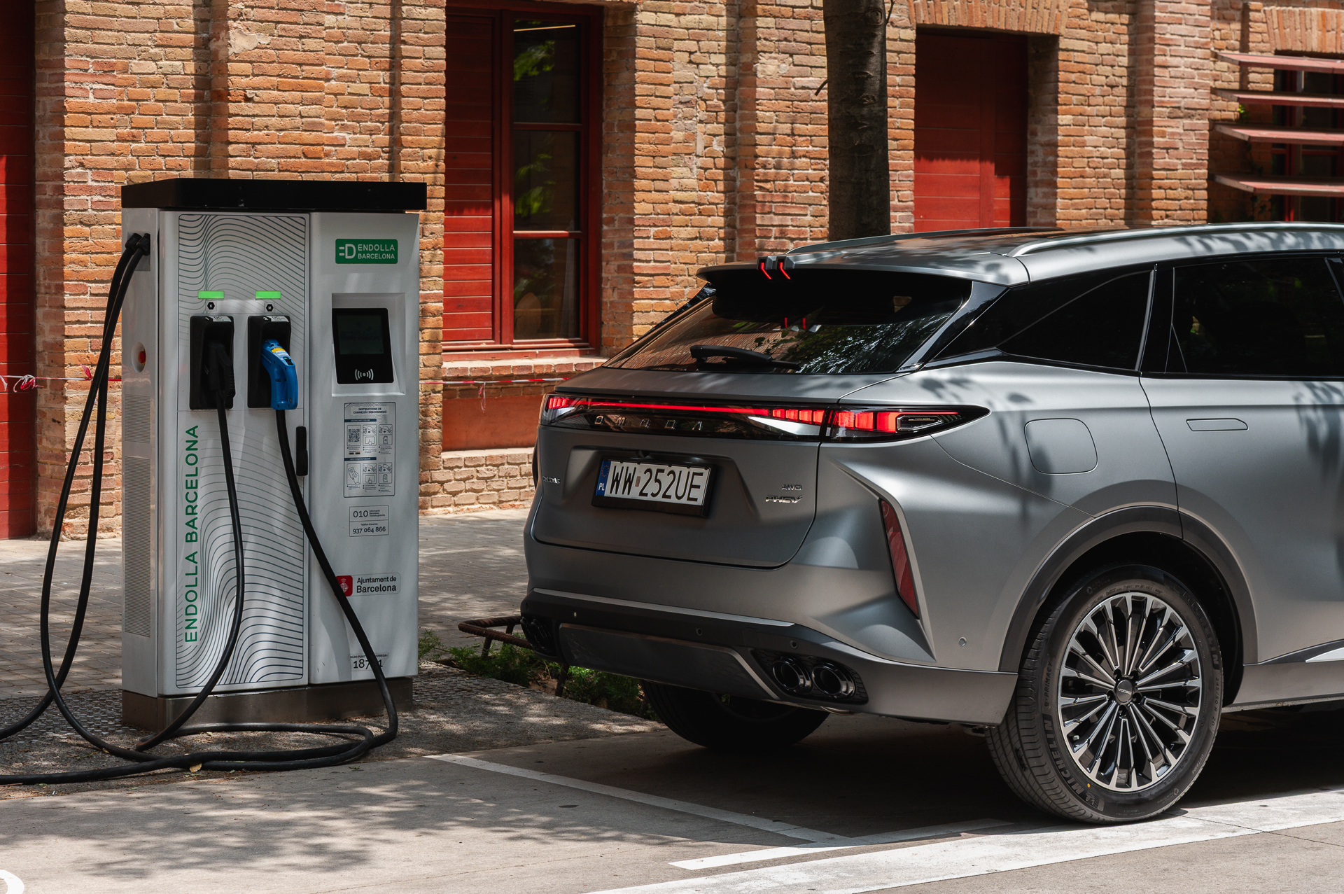 10 powodów, żeby kupić samochód Omoda 9 Super Hybrid w salonie Dynamica Kraków i Warszawa - 82