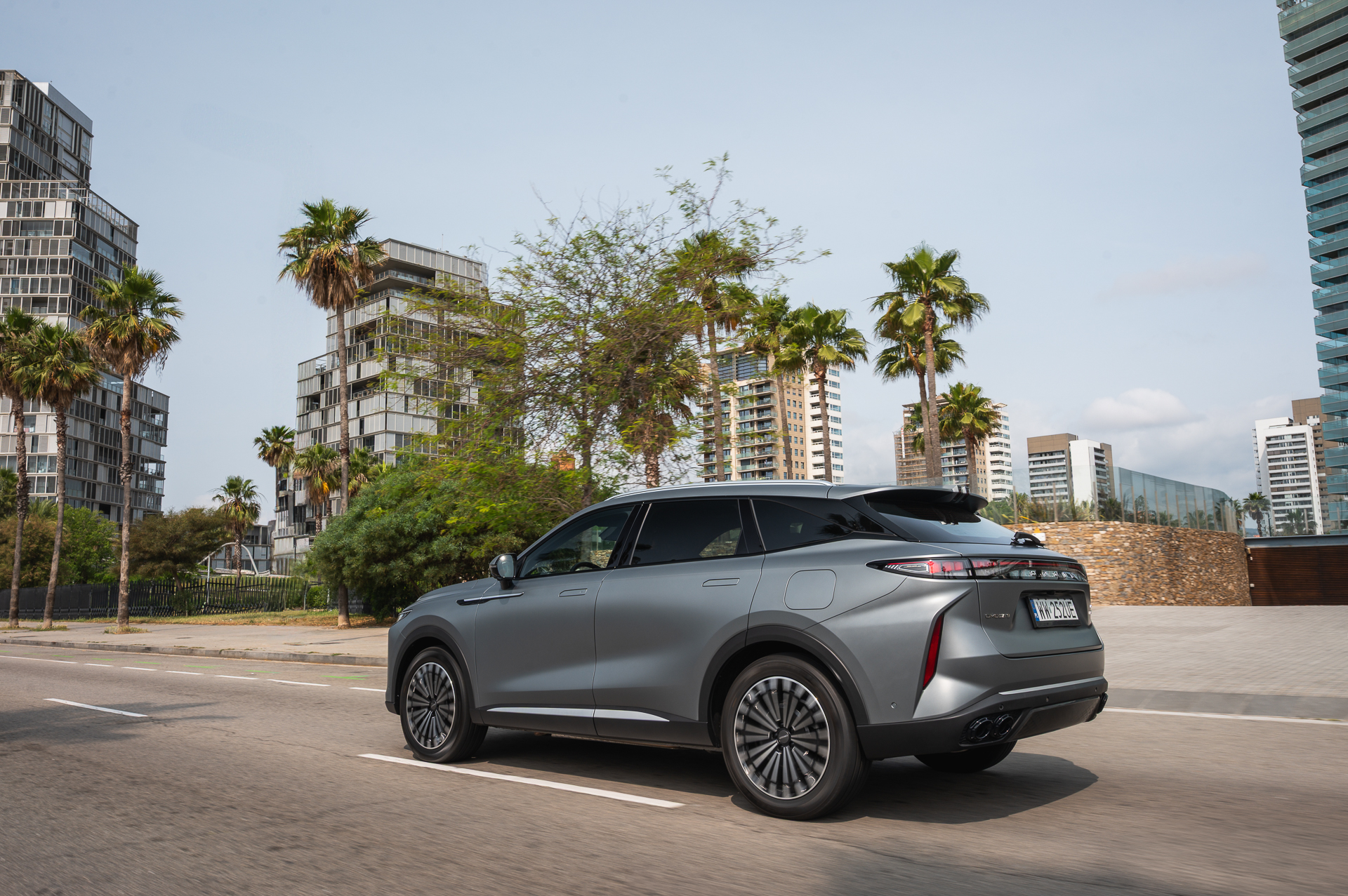 10 powodów, żeby kupić samochód Omoda 9 Super Hybrid w salonie Dynamica Kraków i Warszawa - 27