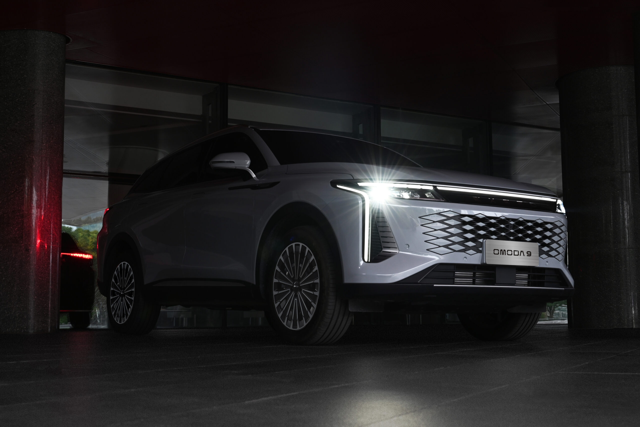 10 powodów, żeby kupić samochód Omoda 9 Super Hybrid w salonie Dynamica Kraków i Warszawa - 5