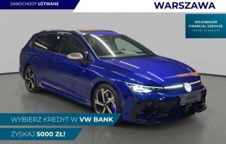 Używany samochód marki Volkswagen, model Golf Variant, rocznik 2024, przebieg 14600km